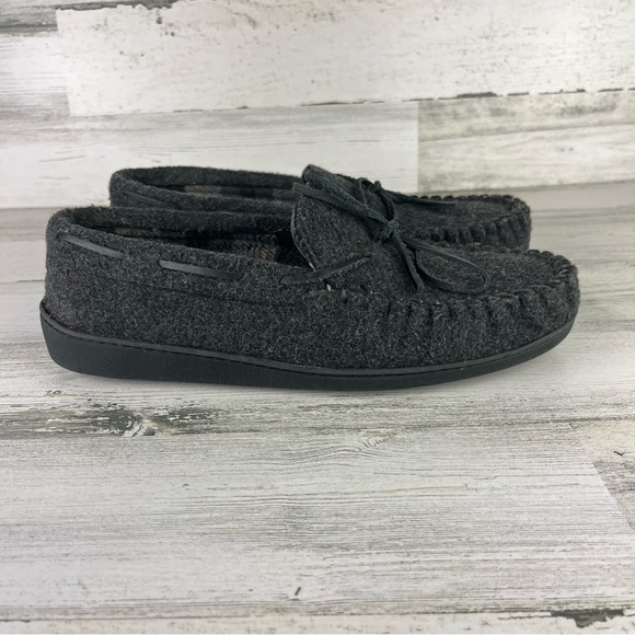 Minnetonka Men’s Rubber Bottom Slippers Size 10 Charcoal...